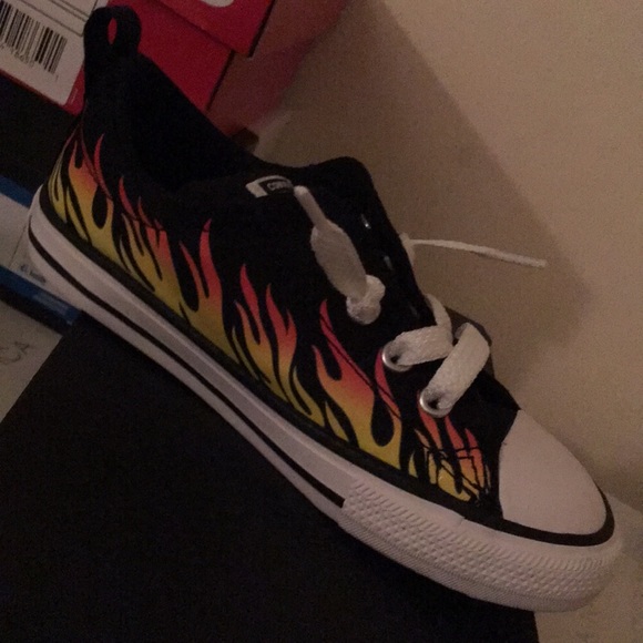 Converse - Picture 3 of 3